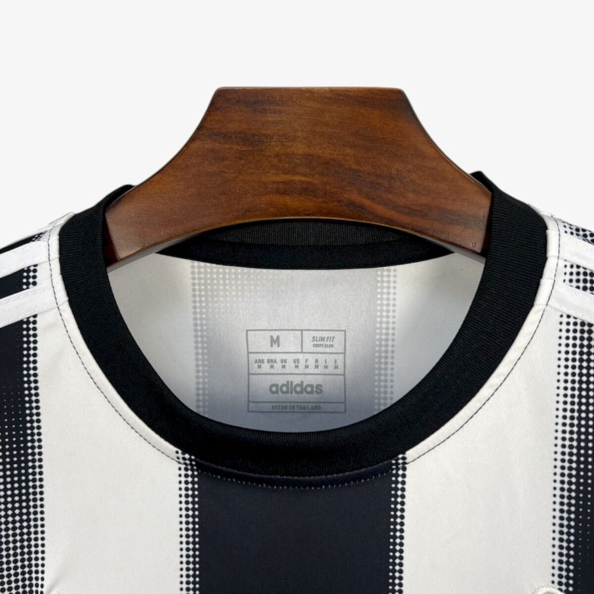 Newcastle United Home Jersey 2025/26 - Image 4