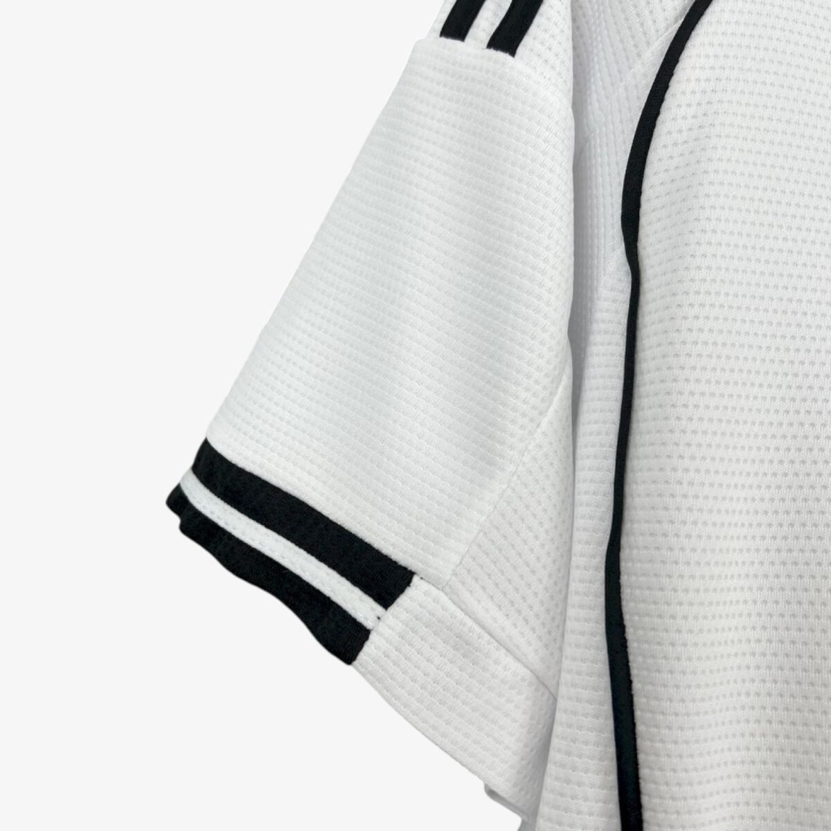 Besiktas Home Soccer Jersey 2025/26 - Image 2