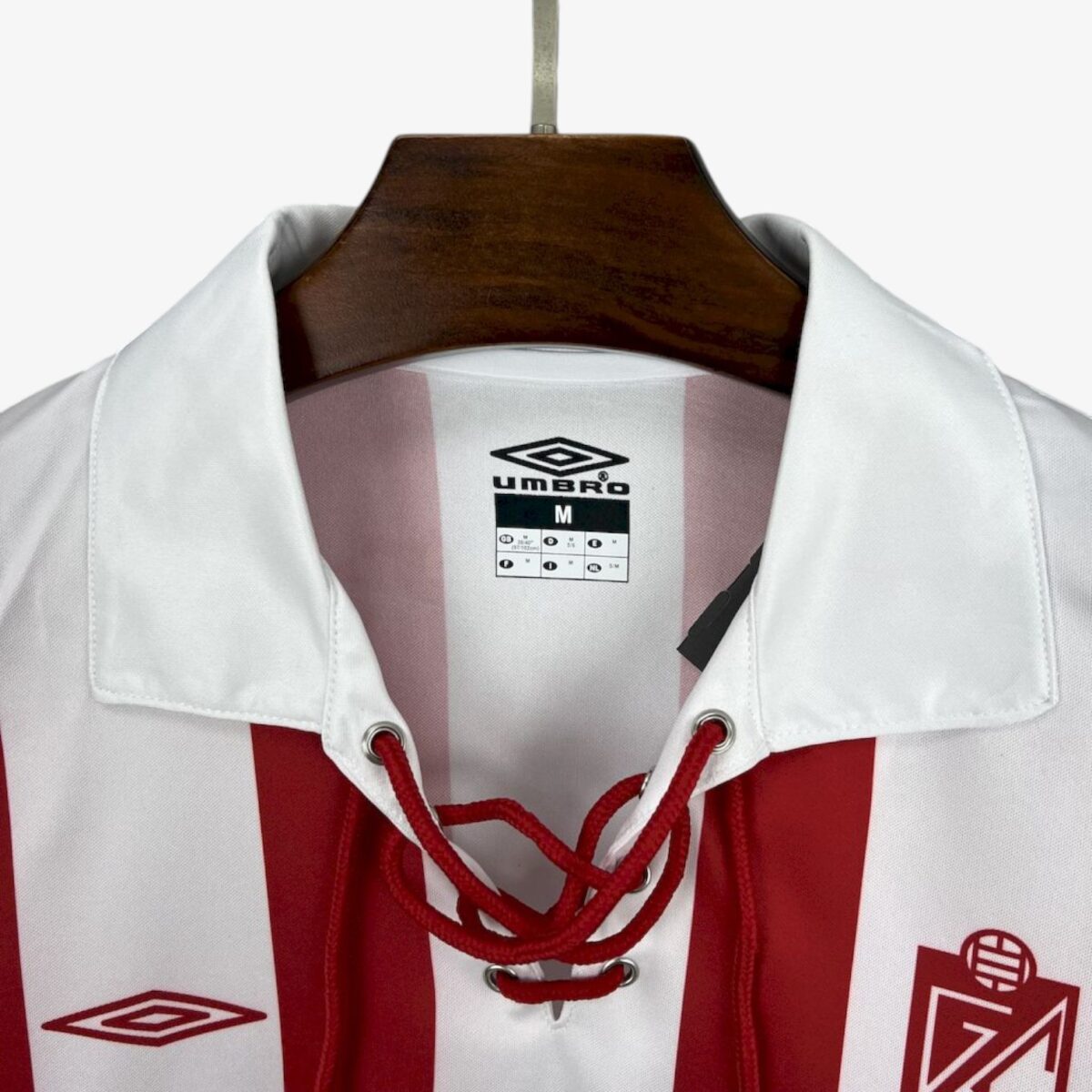 Retro Granada CF Home Jersey 2005/06 - Image 3