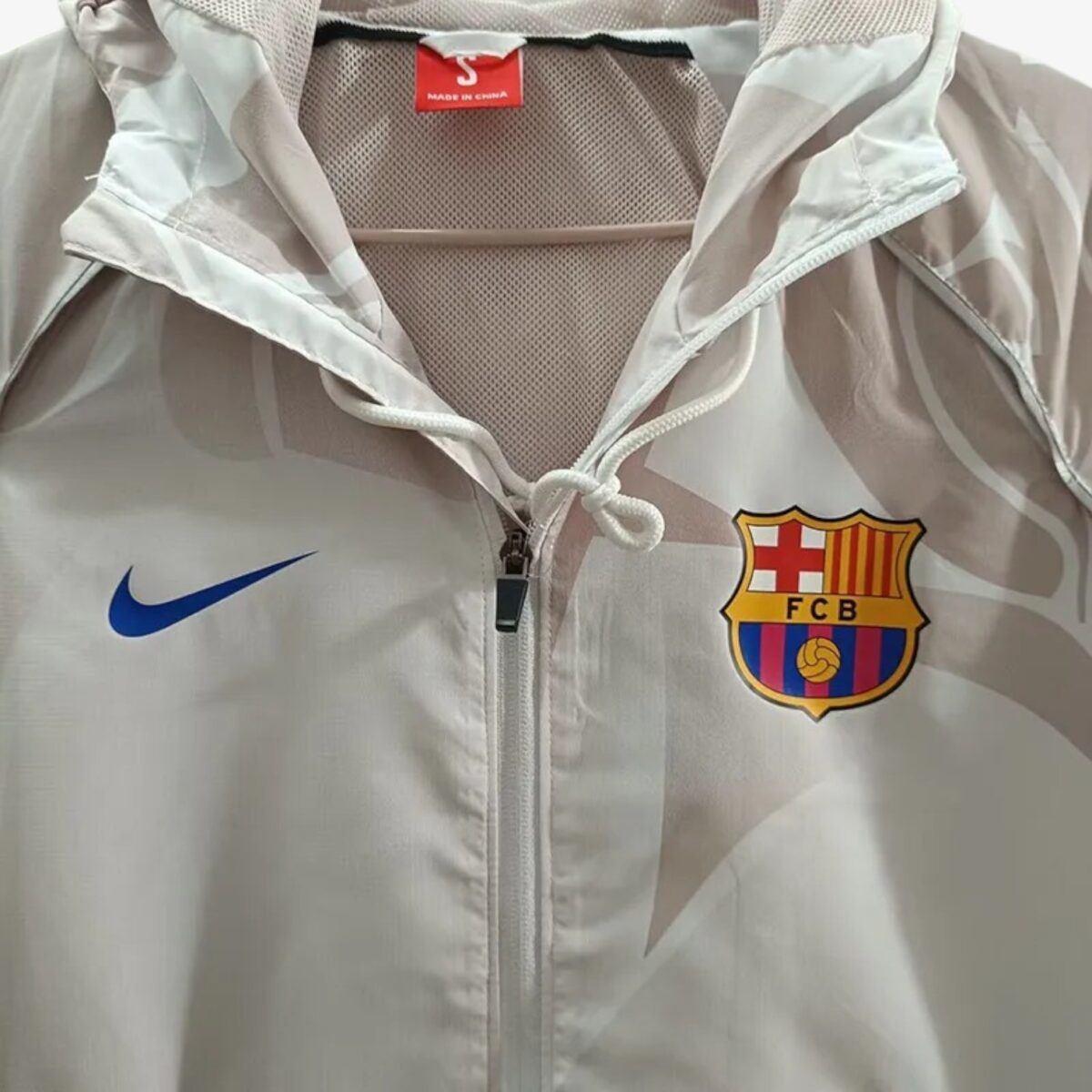Barcelona Beige Extended Edition Windbreaker 2025/26 - Image 6