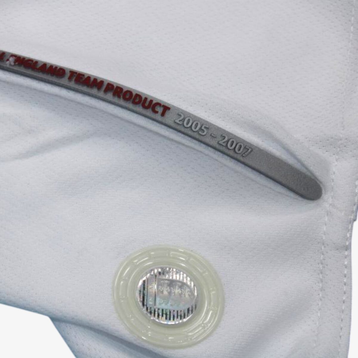 England Home Retro Jersey 2006 - Image 2