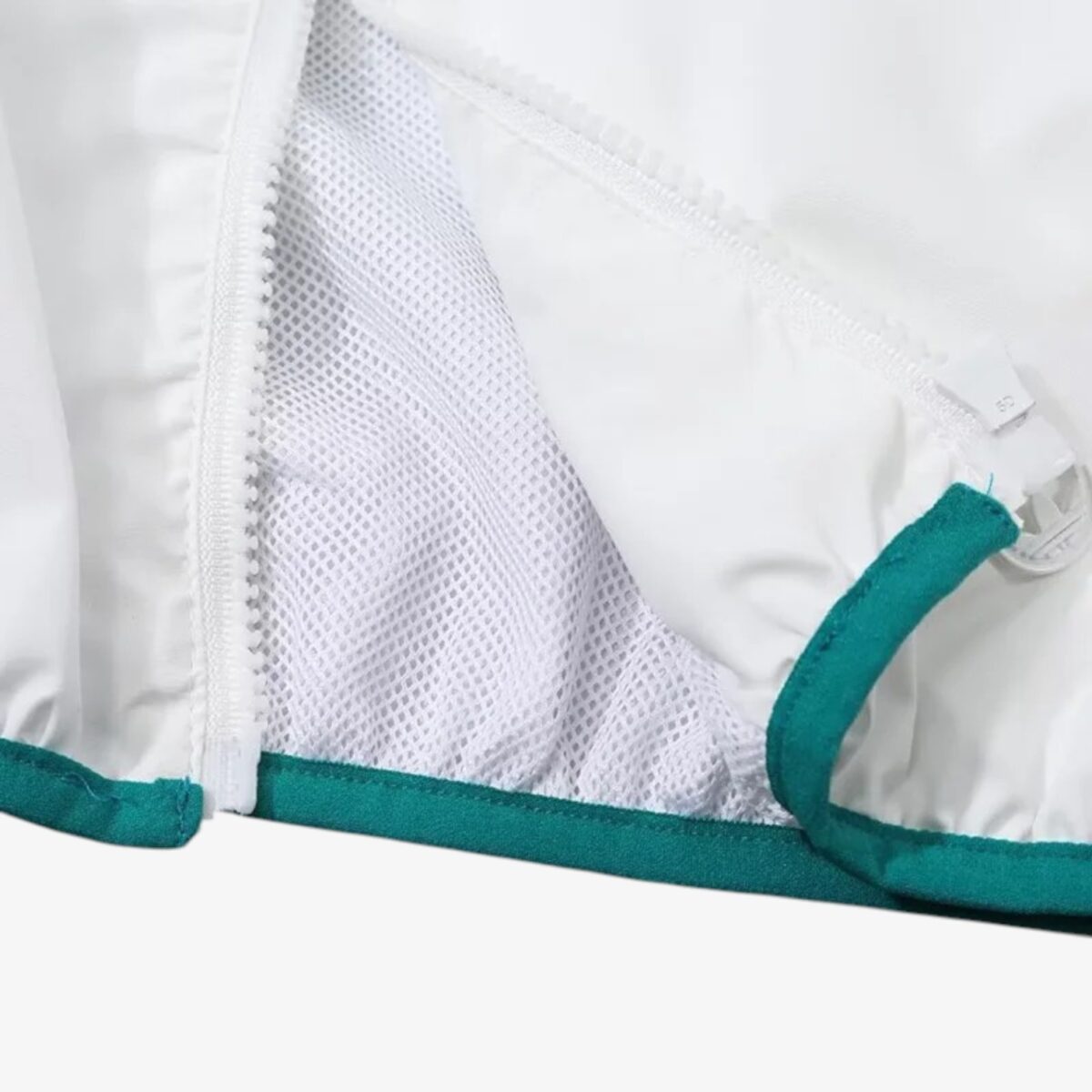 Flamengo White Windbreaker 2024/25 - Image 3