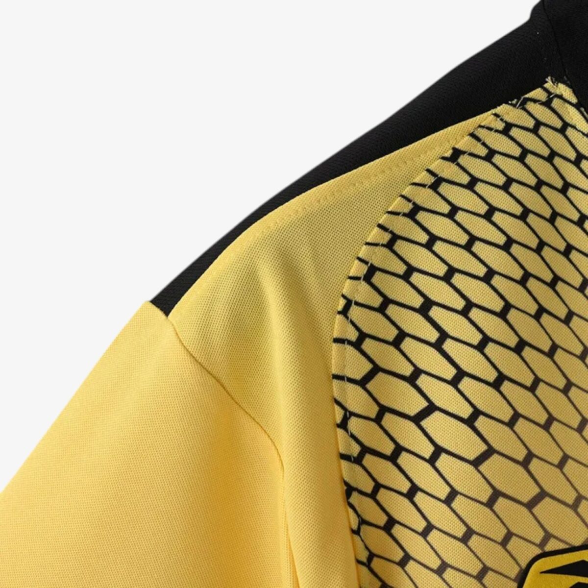 Liverpool Away Retro Jersey 2004/05 - Image 4