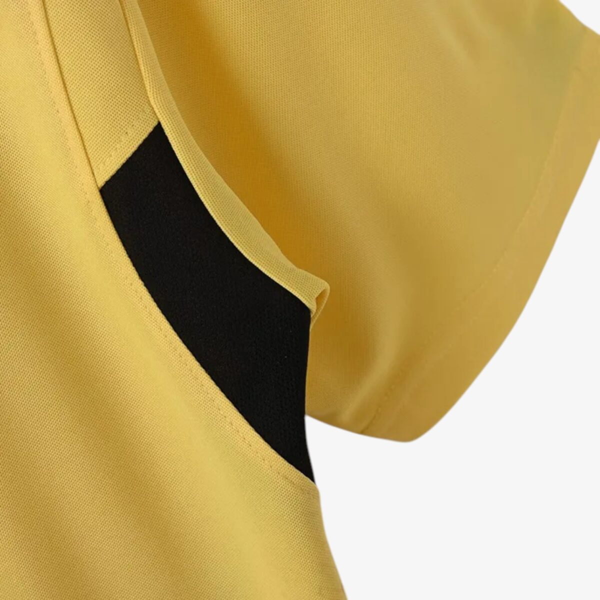 Liverpool Away Retro Jersey 2004/05 - Image 3