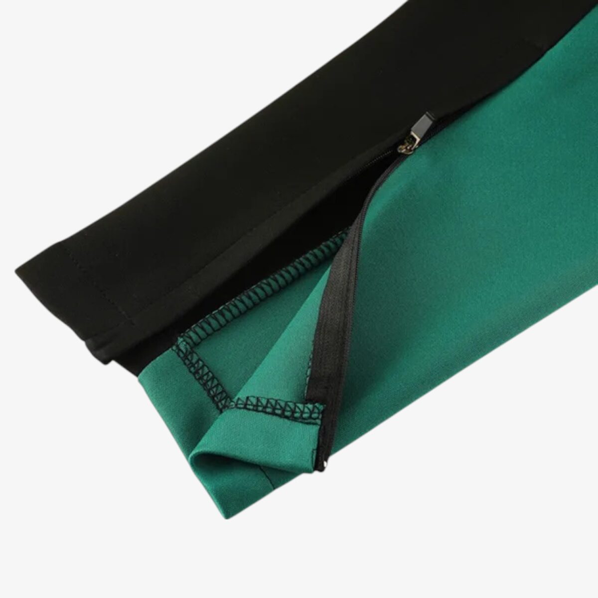 Manchester United Black Green Jacket Tracksuit 2024/25 - Image 4