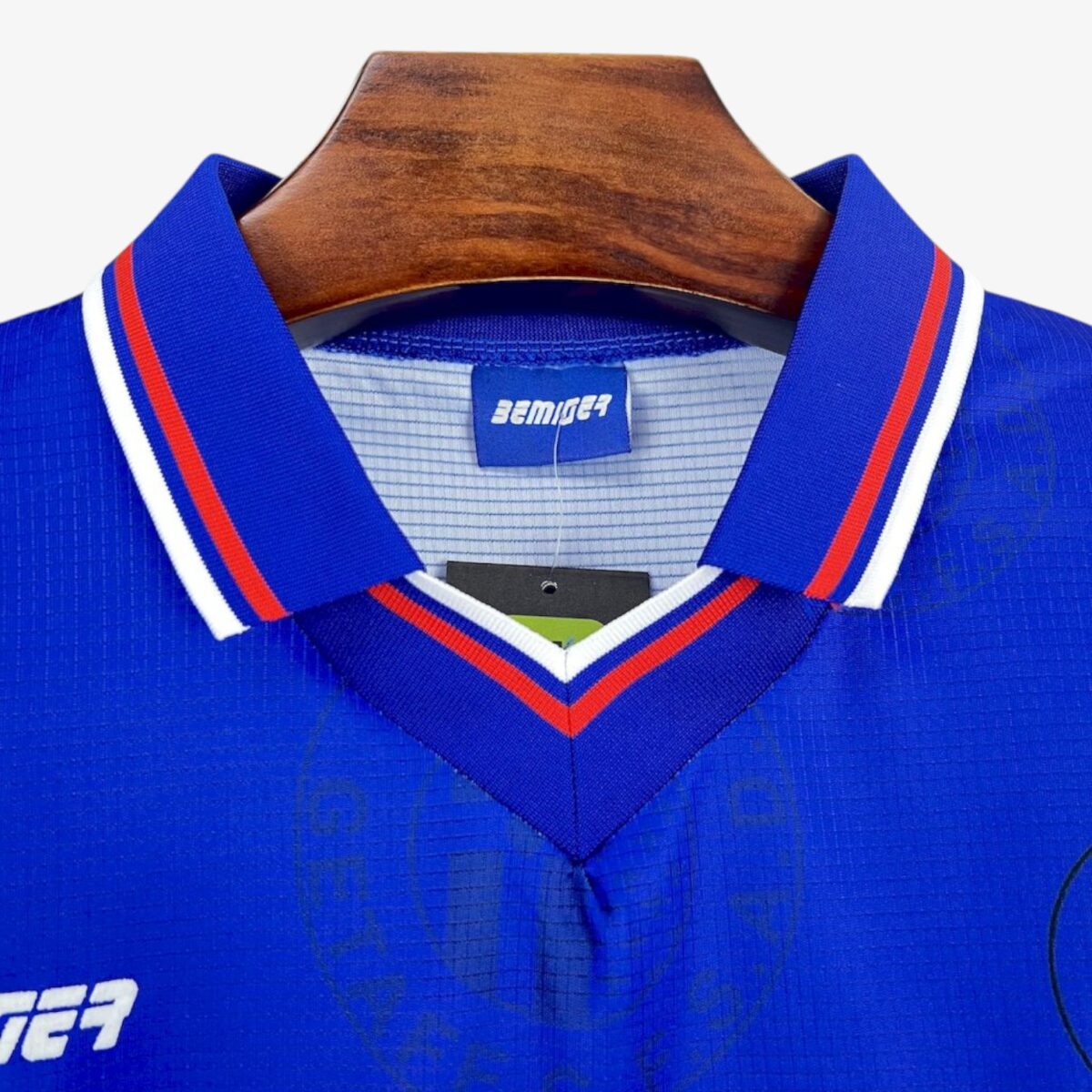 Retro Getafe CF Home Jersey 1998/99 - Image 4