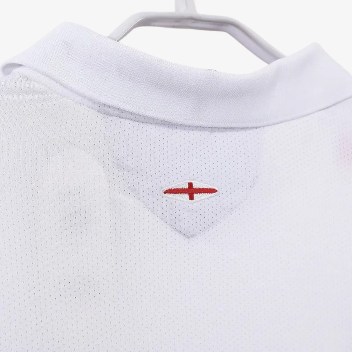 England Home Retro Jersey 2004 - Image 4