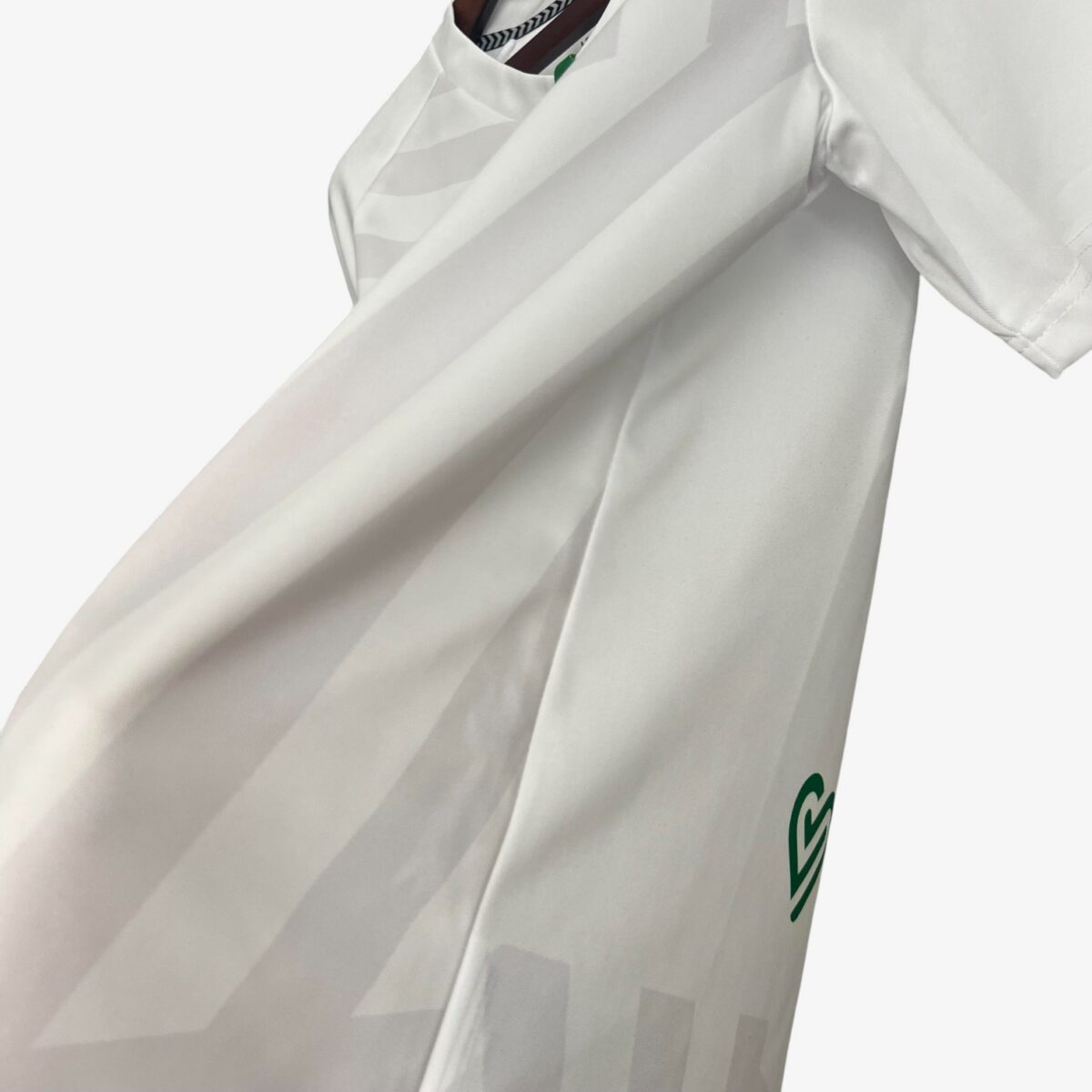 Real Betis Goalkeeper White Jersey 2025/26 - Image 2