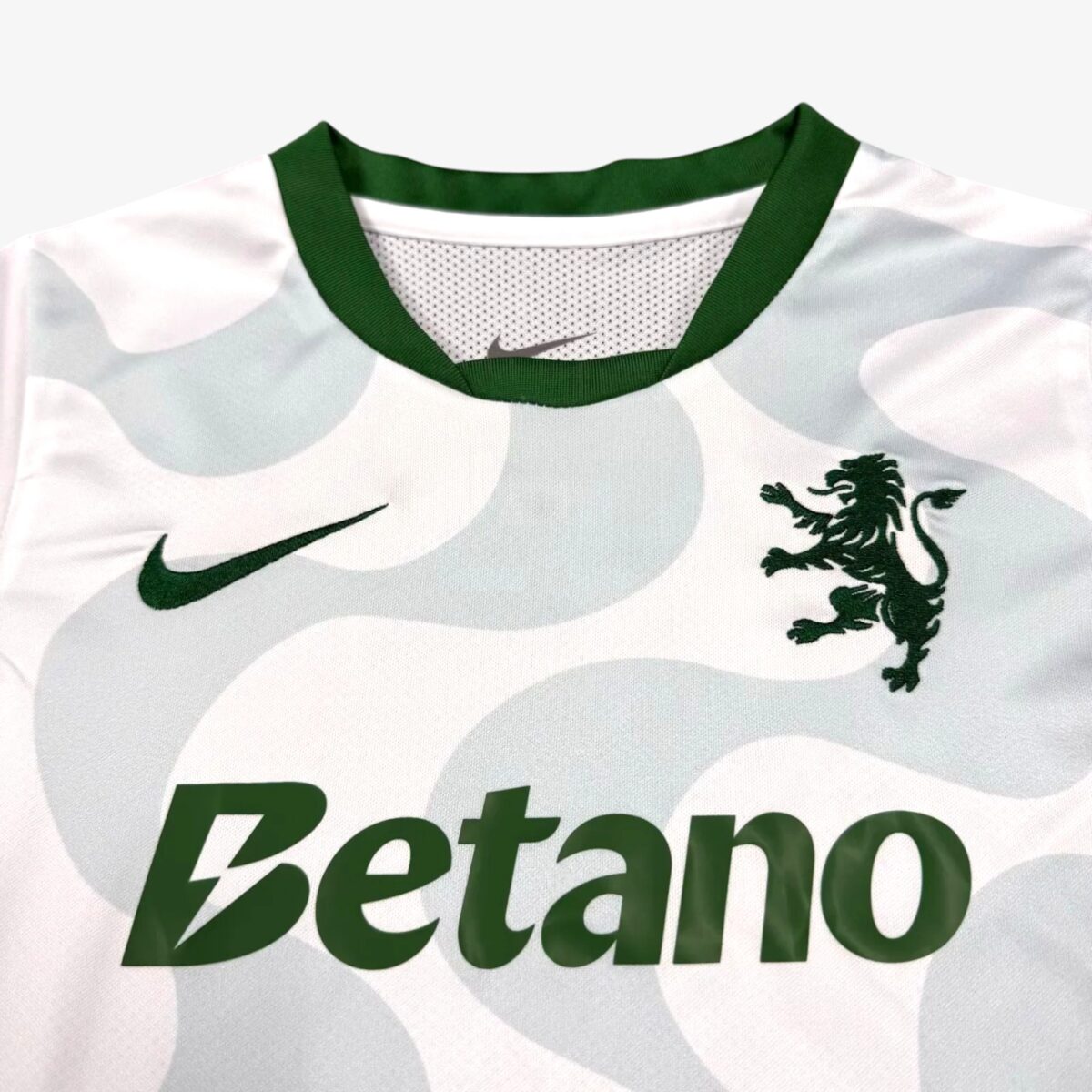 Sporting Lisbon Away Jersey 2025/26 — Kids - Image 3