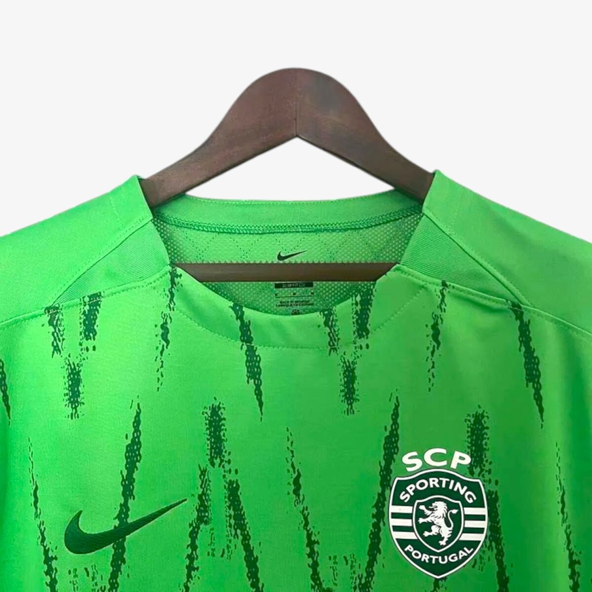 Sporting Lisbon Fourth Jersey 2024/25 - Image 6