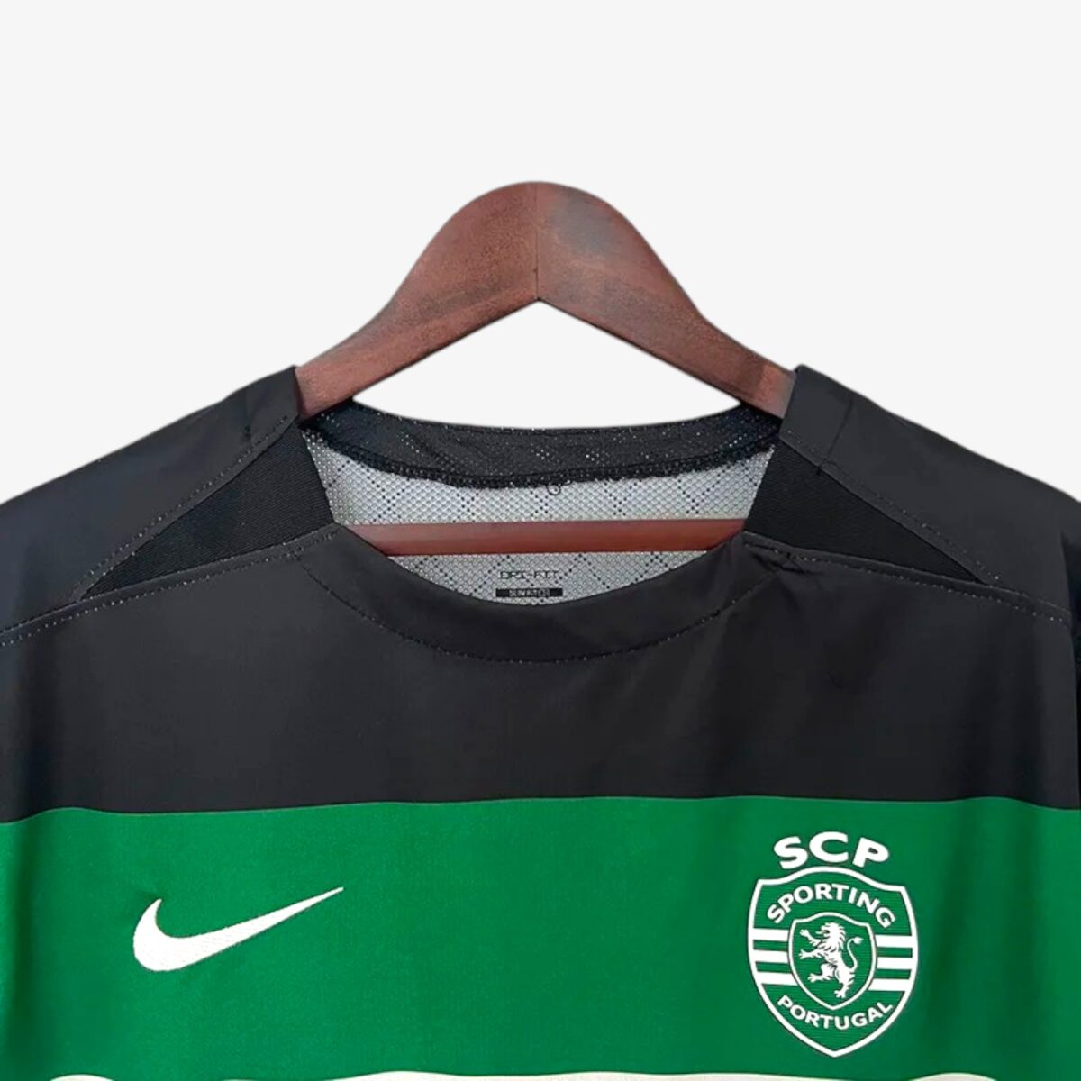 Sporting Lisbon Home Jersey 2024/25 - Image 5