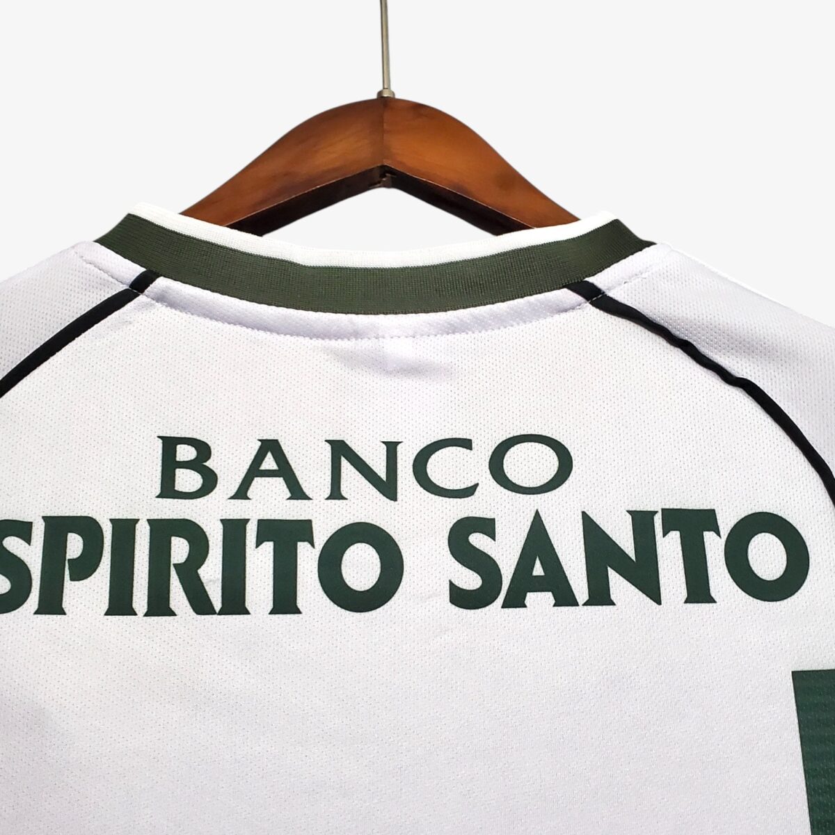 Sporting Lisbon Home Retro Jersey 2002/03 - Image 6
