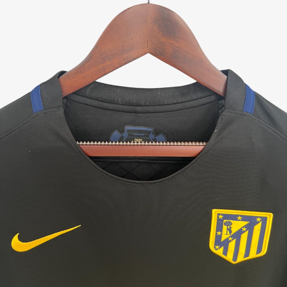 Atletico Madrid Away Retro Jersey 2016/17 - Image 2
