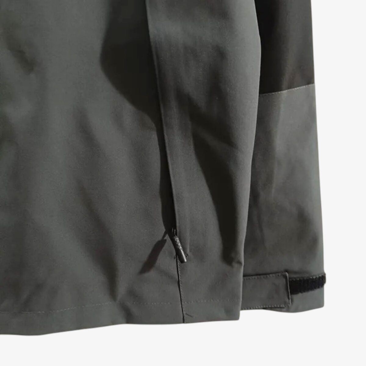 Atletico Mineiro New Edition Grey Thickened Assault Hooded Windbreaker 2025/26 - Image 3