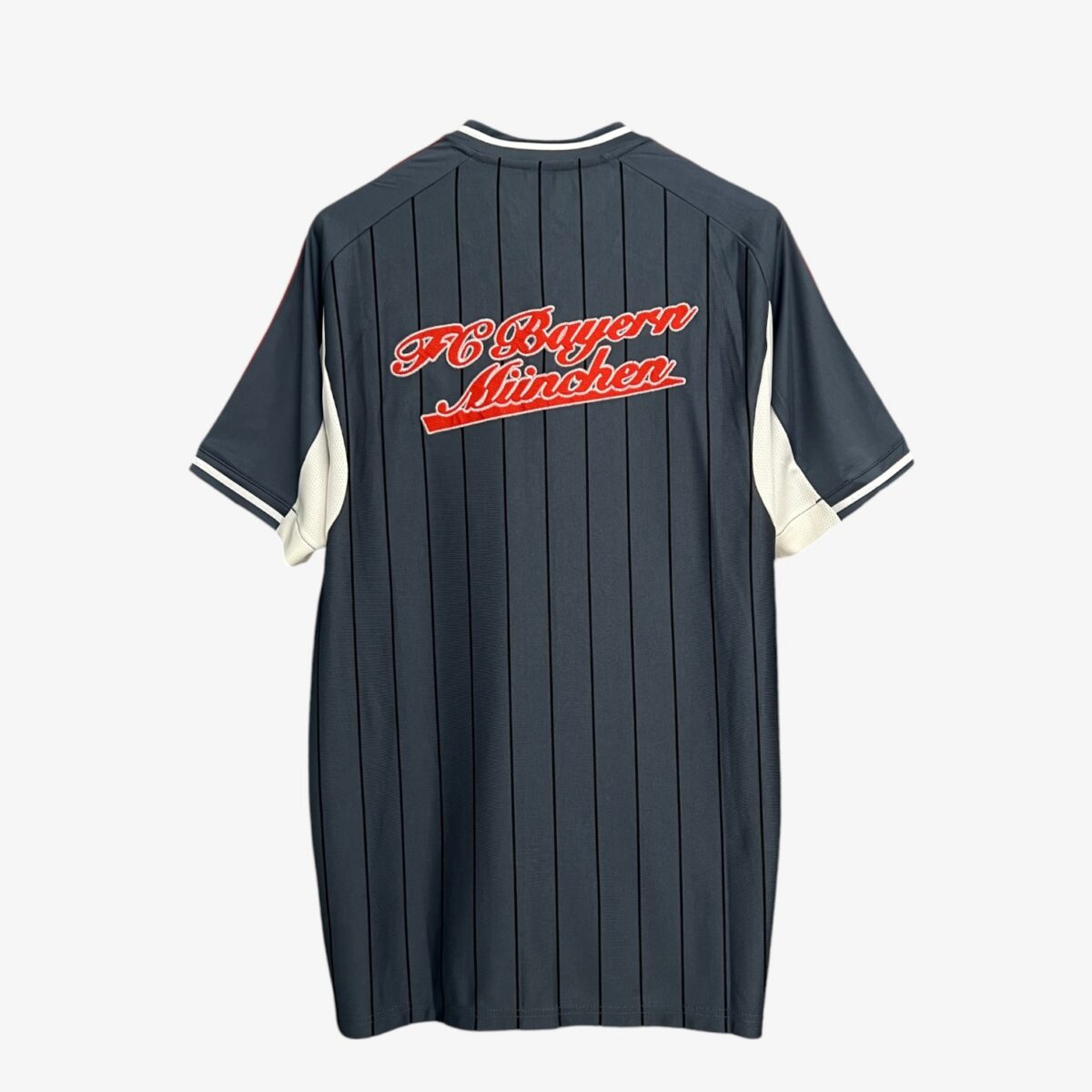 Bayern Munich  Baseball Jersey 2025/26 - Image 4