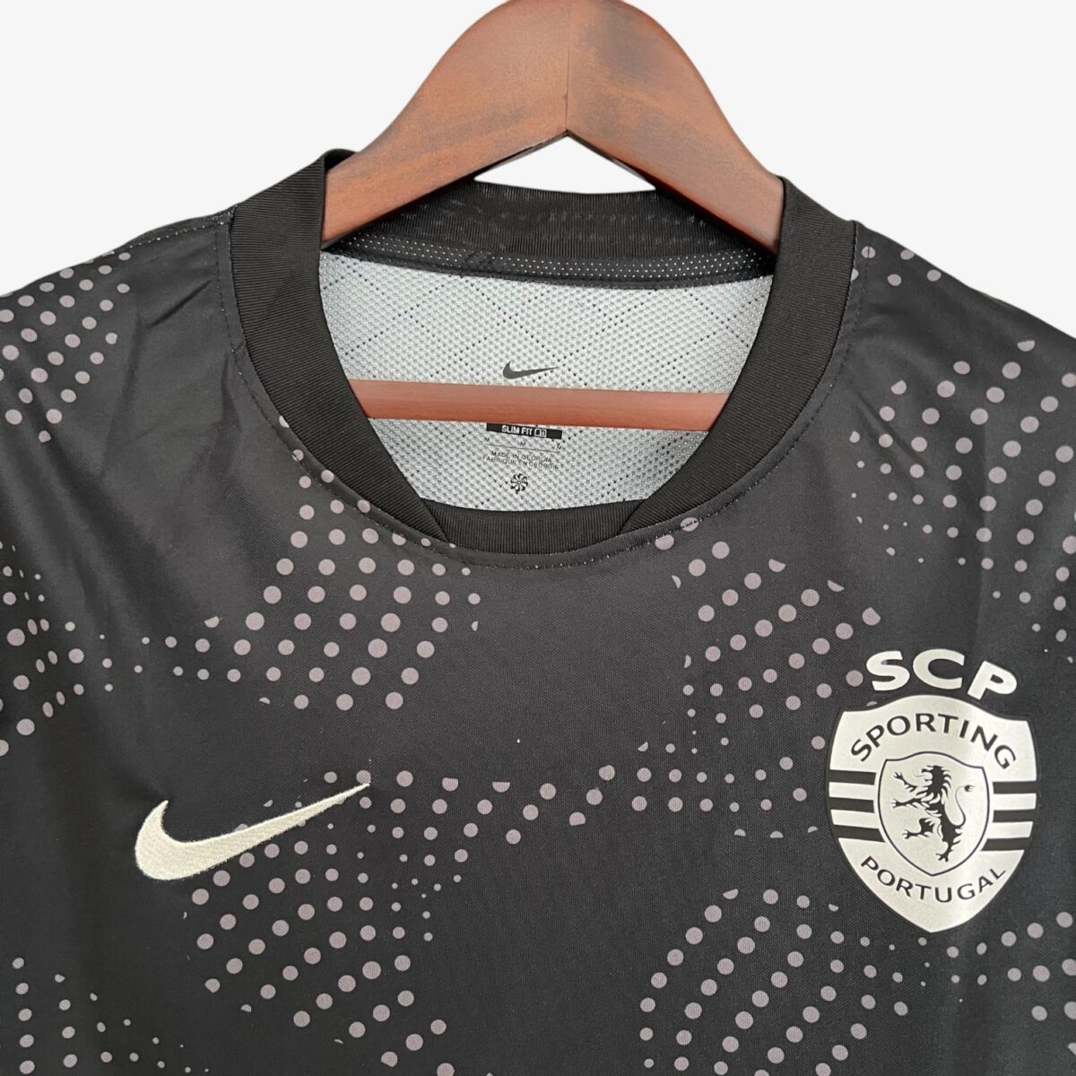 Sporting Lisbon Black Special Edition Jersey 2025/26 - Image 3