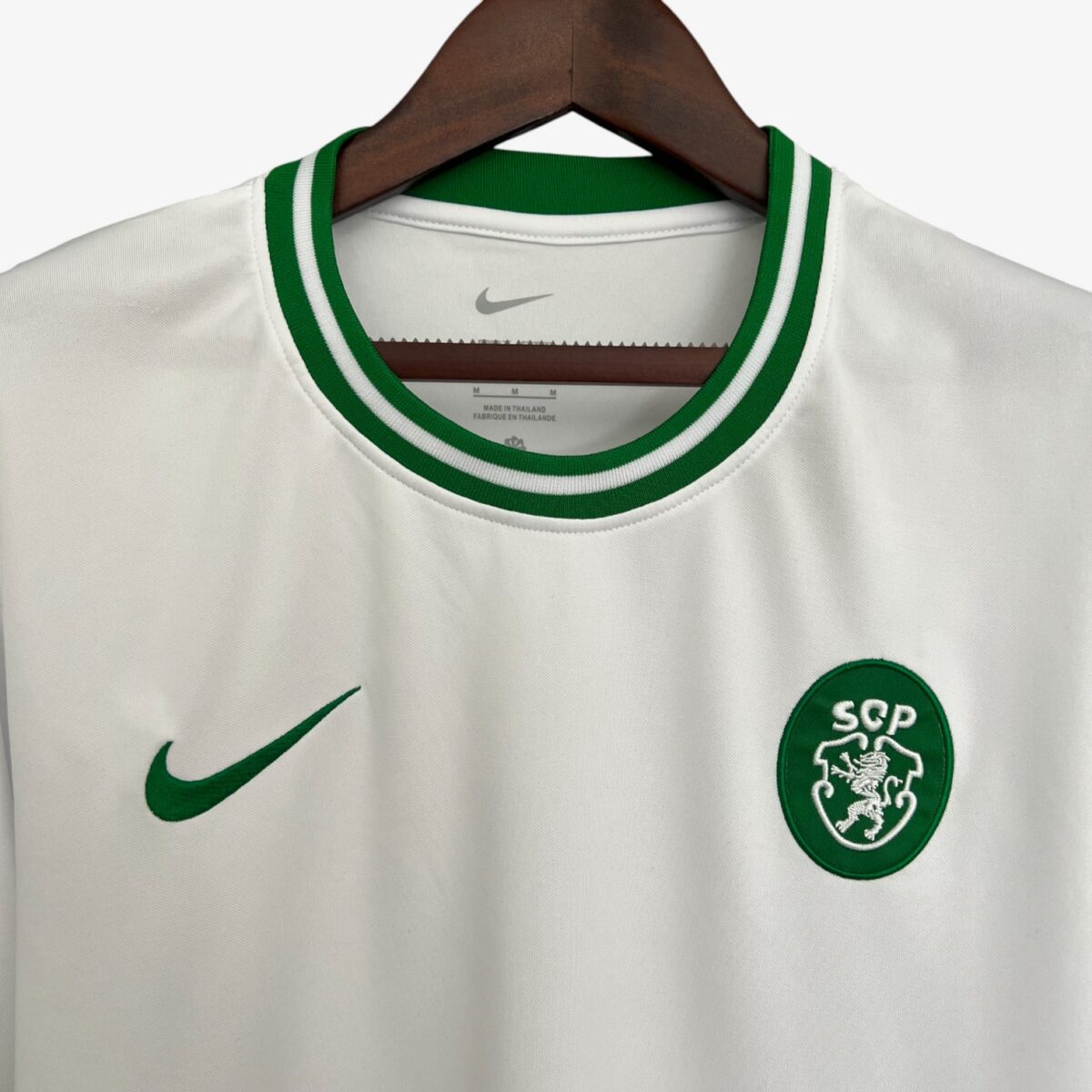 Sporting Lisbon Retro Jersey 2025/26 - Image 2