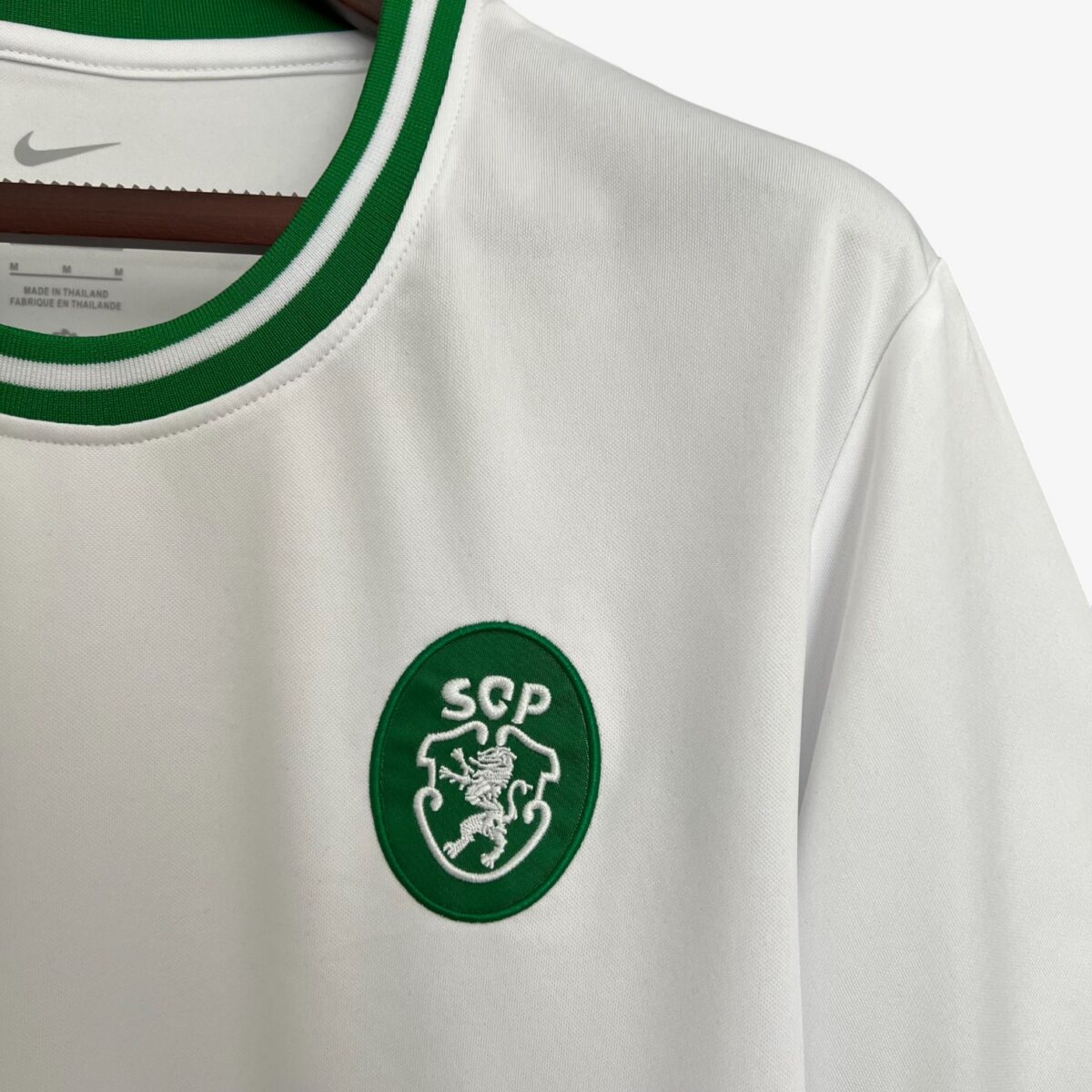 Sporting Lisbon Retro Jersey 2025/26 - Image 3