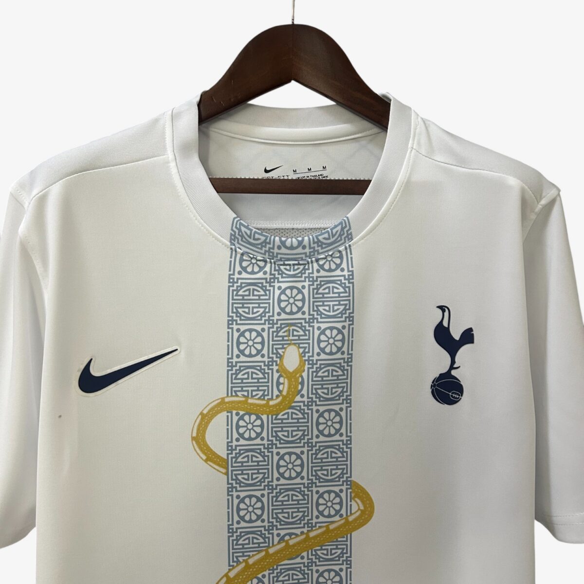 Tottenham Hotspur Pre-match Jersey 2025/26 - Image 3