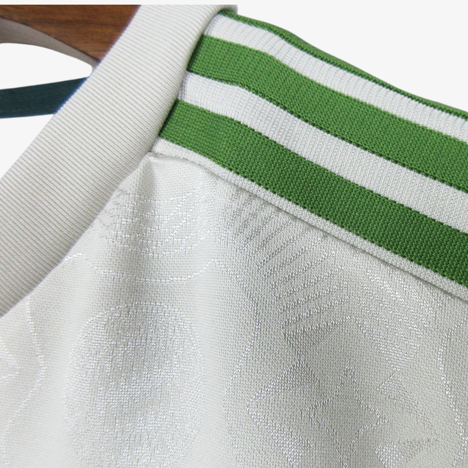 Bayern Munich Oktoberfest Jersey Player Version 2025/26 - Image 4