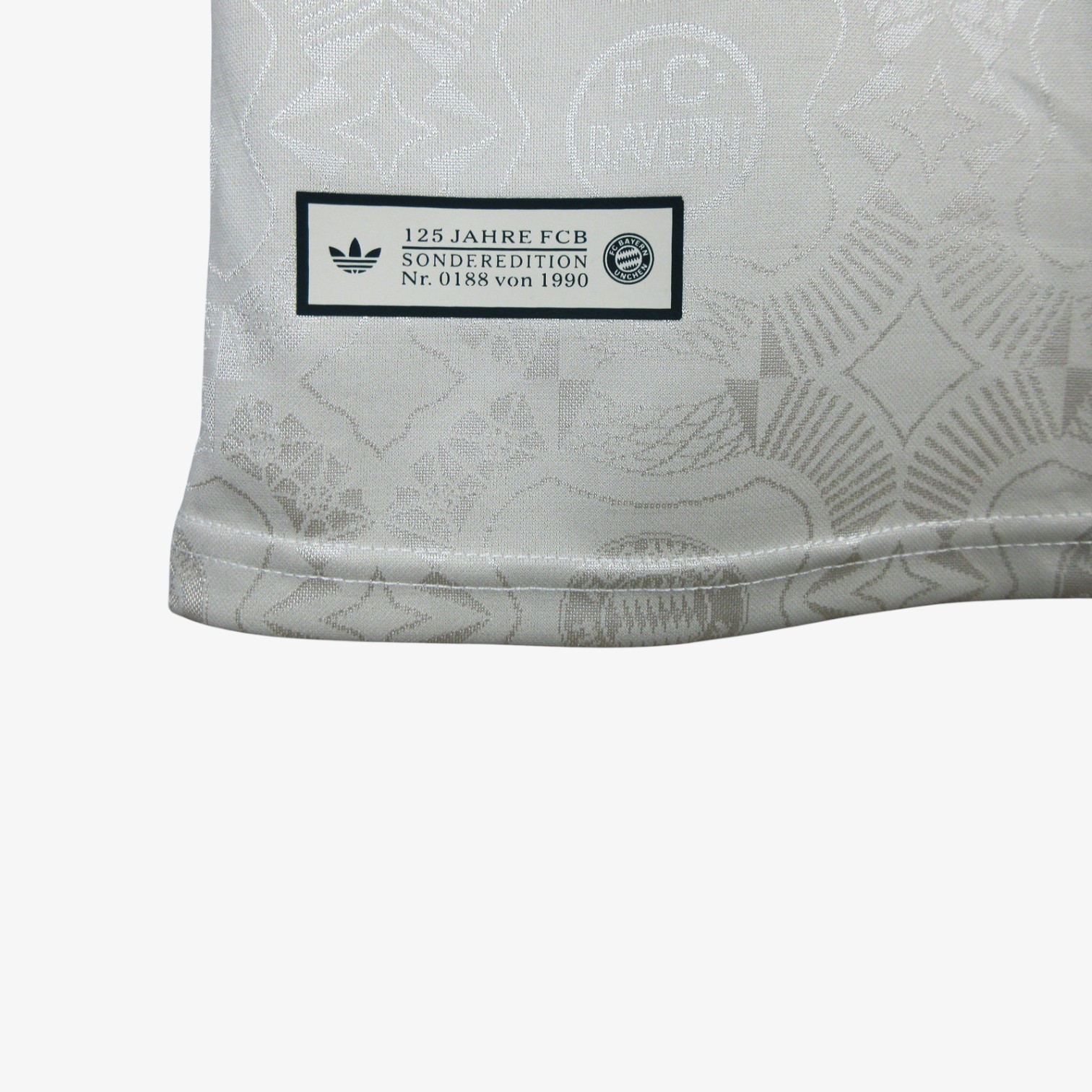 Bayern Munich Oktoberfest Jersey Player Version 2025/26 - Image 3