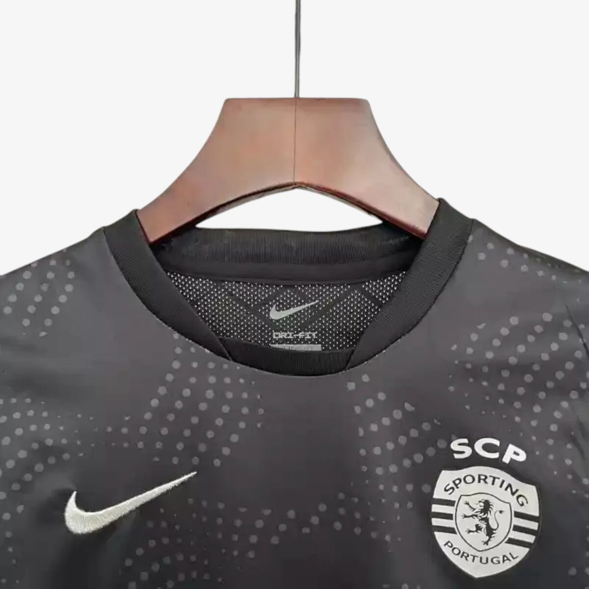 Sporting Lisbon Special Edition Black Jersey 2025/26 — Kids - Image 3