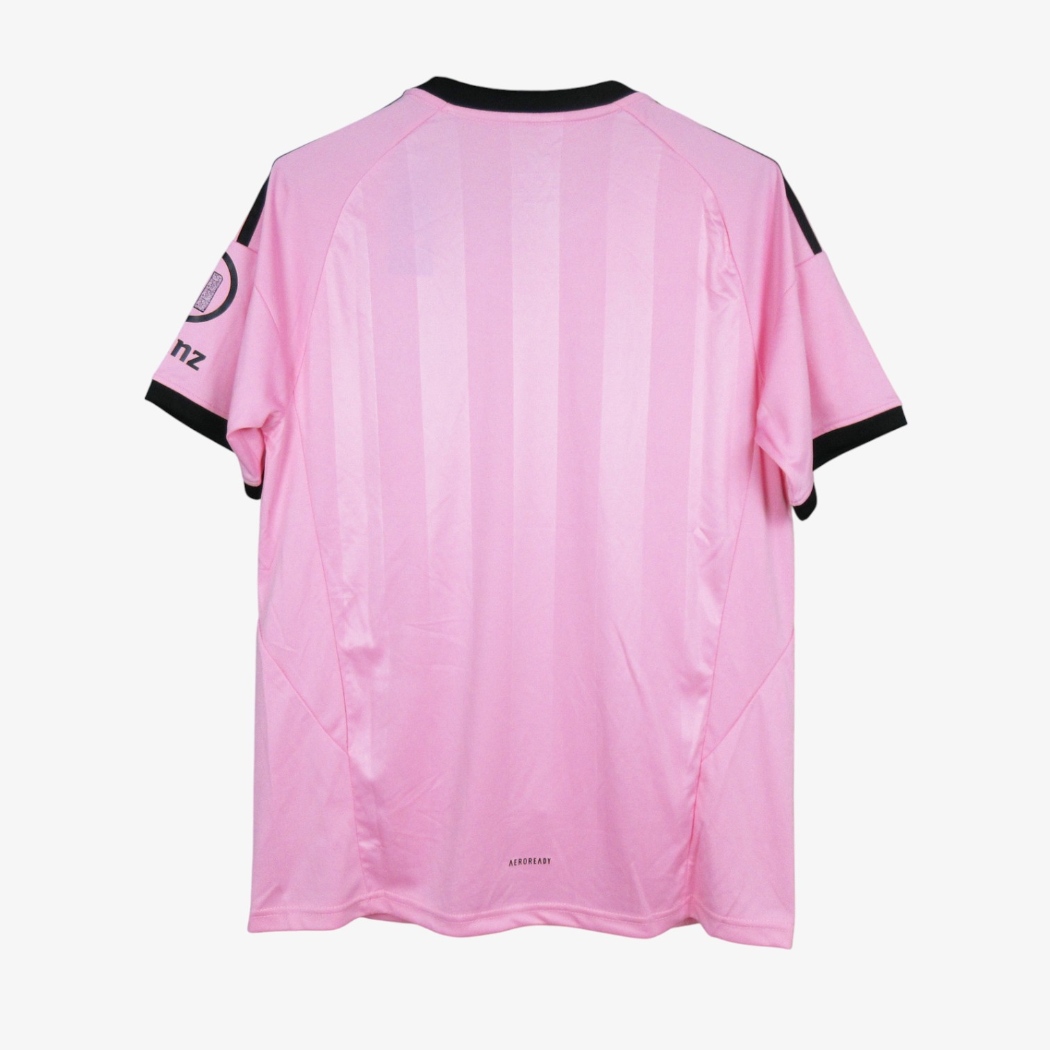 Bayern Munich Third Pink Goalkeeper Jersey 2025/26 - Image 2
